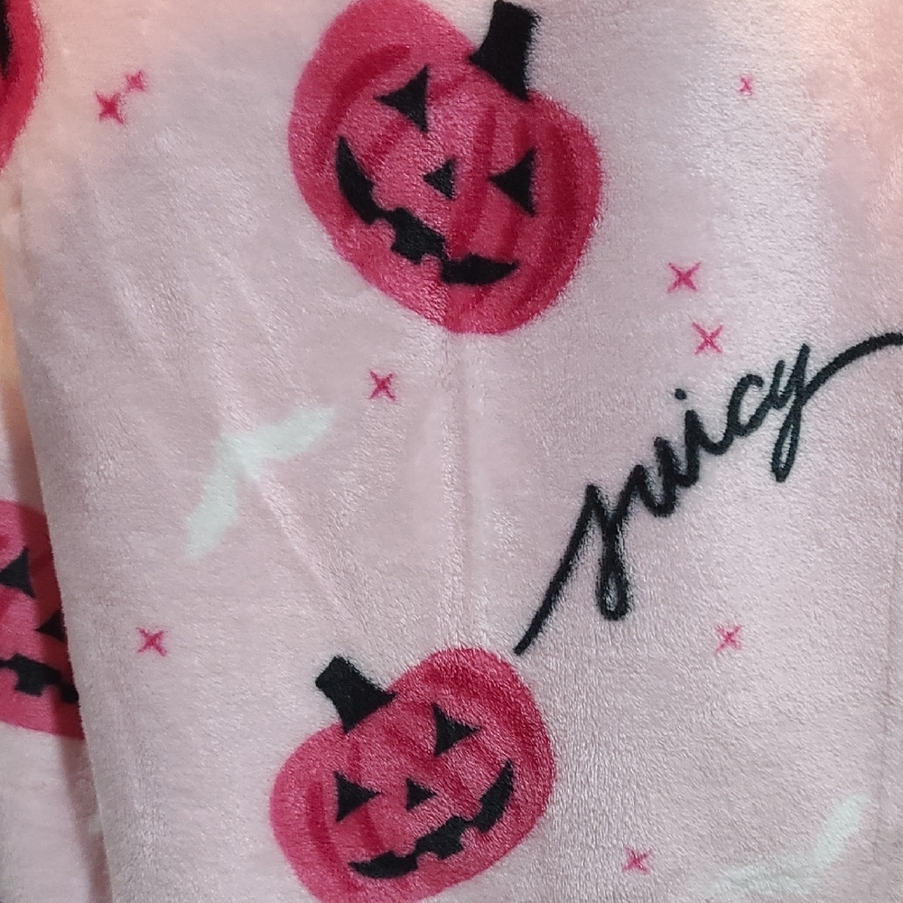 Juicy Couture Throw Blanket  Pumpkin And Bats Plush Limited Edition NWT - Picture 2 of 7